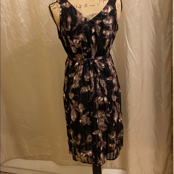 Classy sleeveless maternity dress - Picture 3 of 6